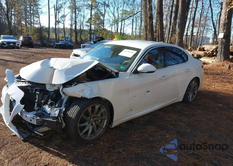 2017 Alfa Romeo Giulia Rwd из США, поврежденный, VIN ZARFAEBN1H7535053